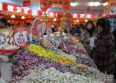 超市往往是“问题”三类食品，超市的员工从不